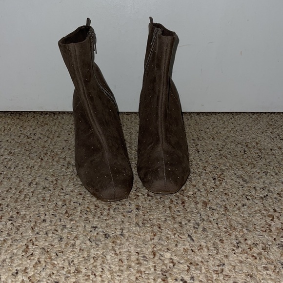 Old Navy Heeled Booties - Picture 2 of 3